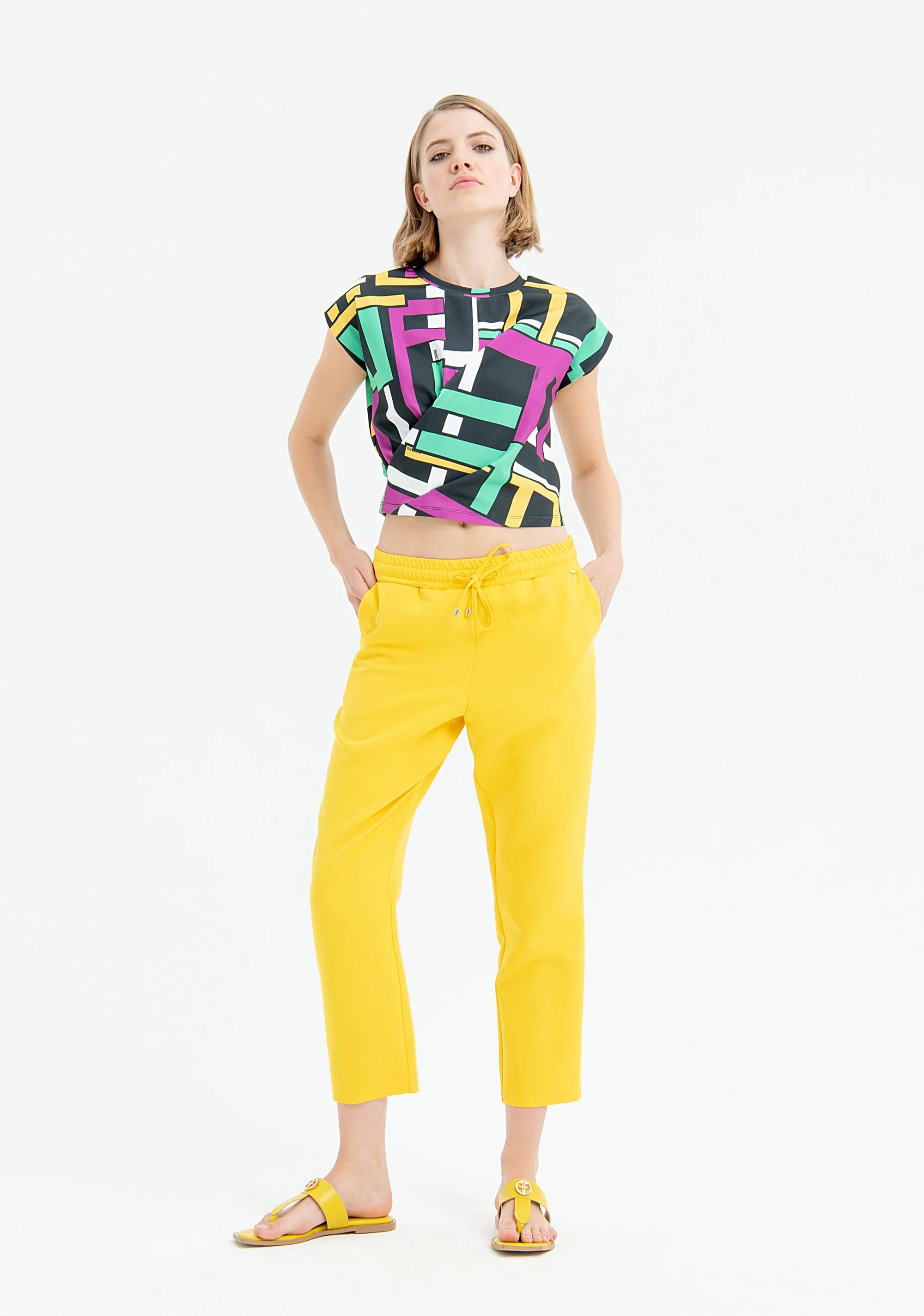 Pantalone jogger regular in tessuto tecnico FRACOMINA | Pantalone | FR23SV2007W42901300 YELLOW
