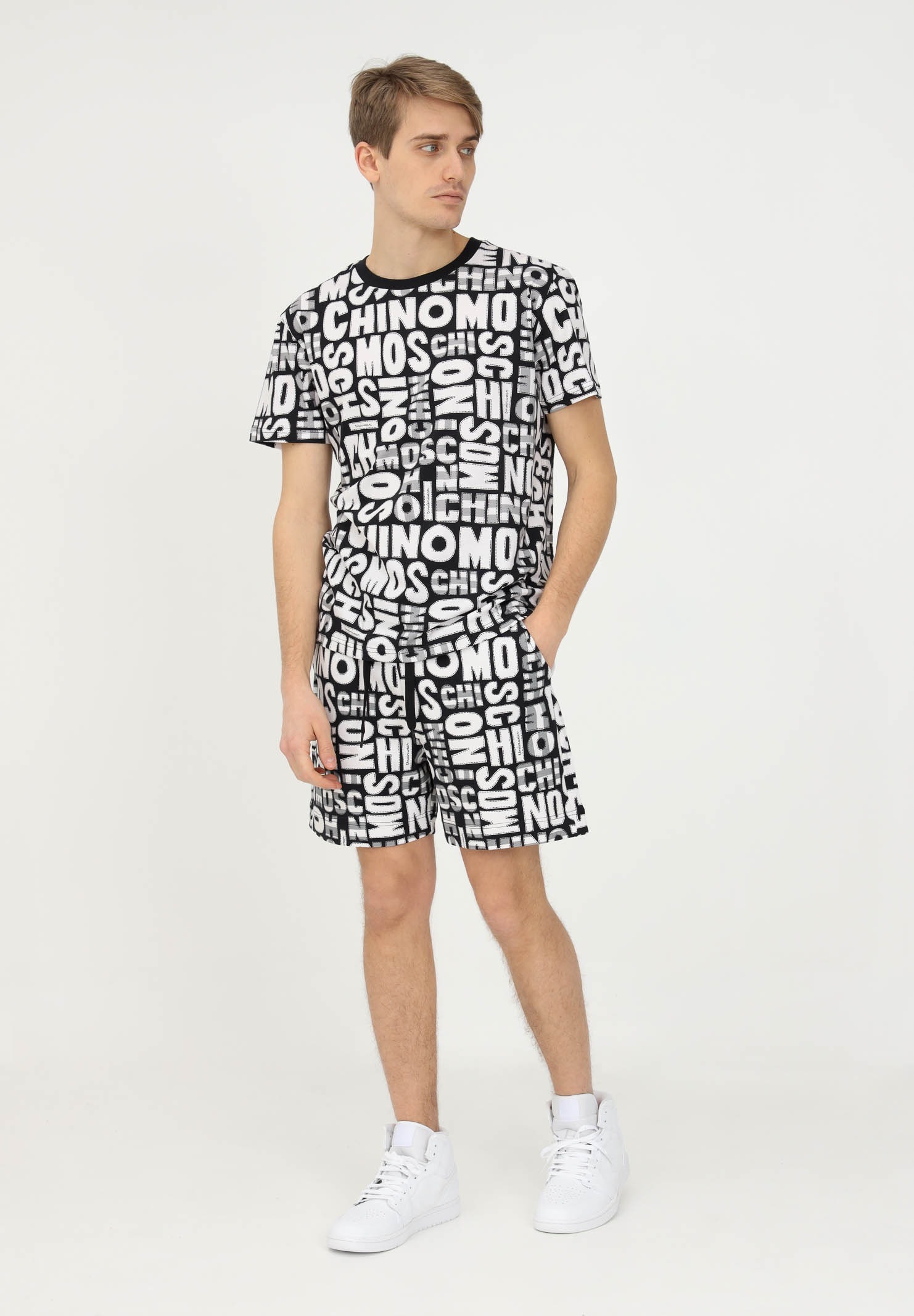 t-shirt logo all over MOSCHINO | T-shirt | 1910 8116A1555